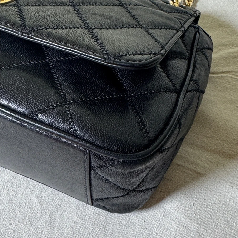 Tory Burch Willa in Volcanic Stone Black Quilted Chain Shoulder Bag.